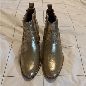 Corkys‎ On Fleek Gold Ankle Boots Size 8